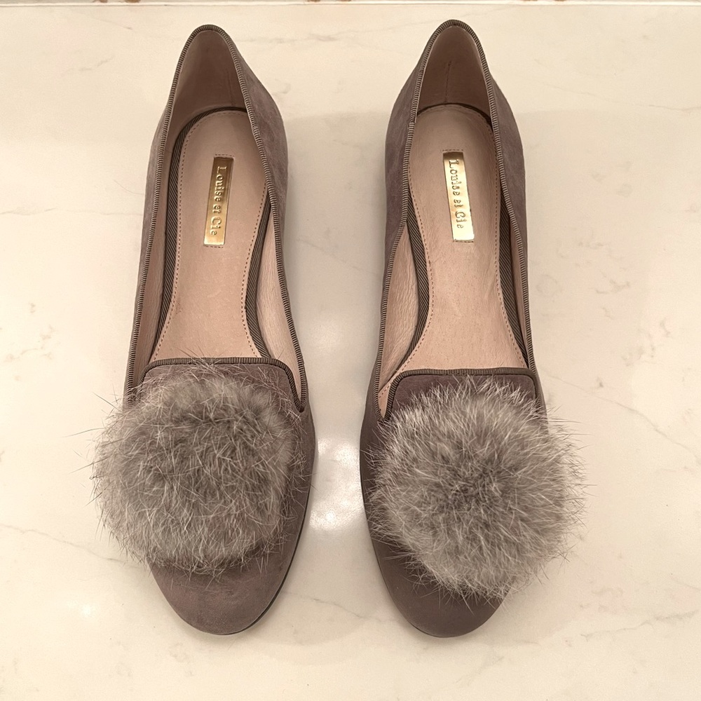 NIB Louise et Cie Gray Suede Lo-Andres Flats with Rabbit Fur